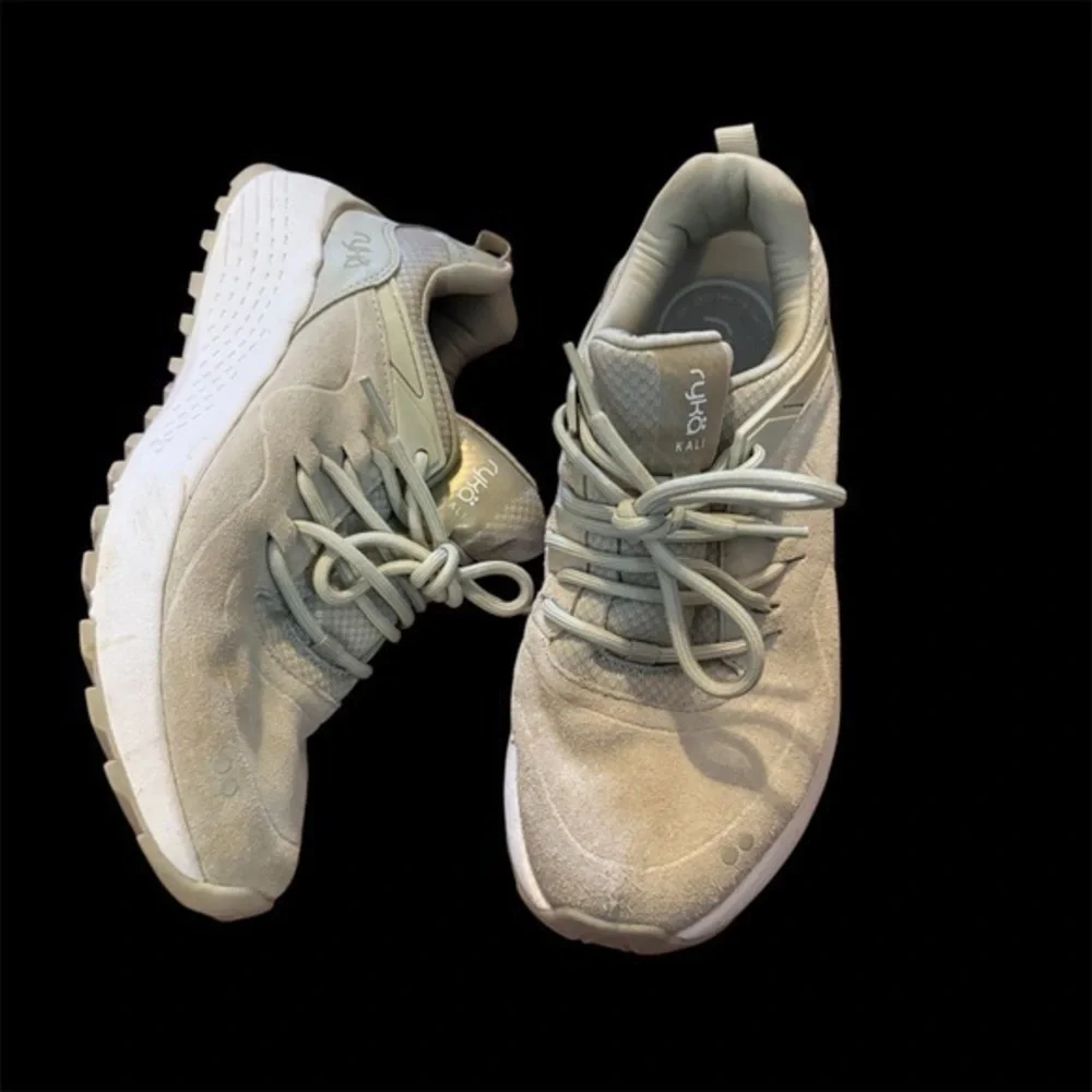 Ryka Women’s Sage Green Cushioned Walking Sneakers Athletic Shoes Size 6.5